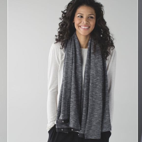 Lululemon Vinyasa ScarfCoco Pique Black White - Picture 3 of 8